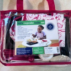 NWT Kid's 12 piece Cupcake Bake Set